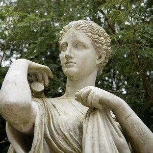 Meet your Posher, Artemis.